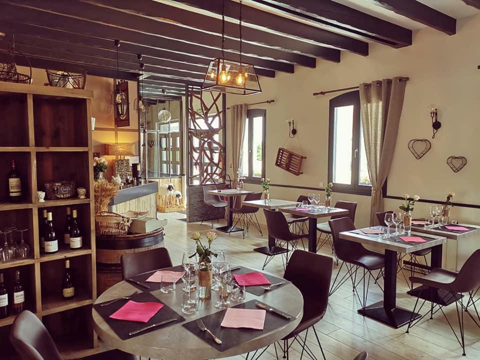 Auberge Saint-Jean Villequier-Aumont Exteriör bild